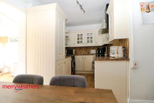 3 bed Semi-Detached for sale Image 5