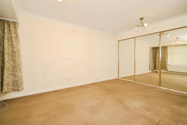 2 bed Semi-Detached Bungalow for sale Image 7
