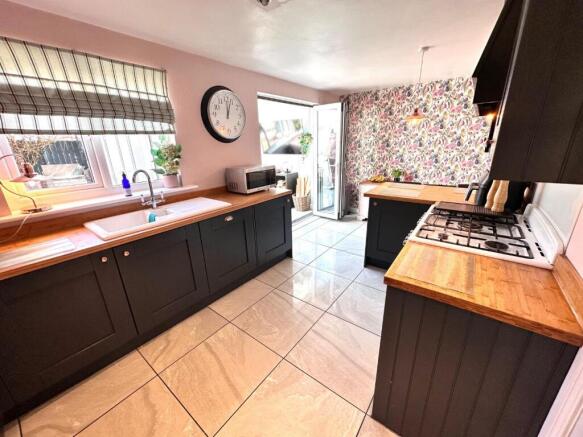 BREAKFAST KITCHEN