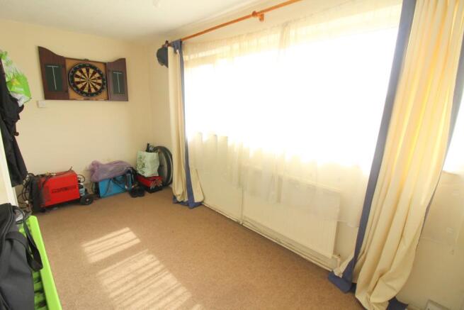 DOUBLE BEDROOM 2