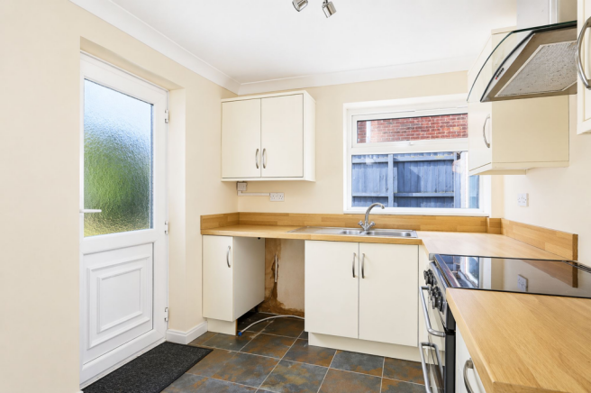 3 bed Semi-Detached for sale Image 7