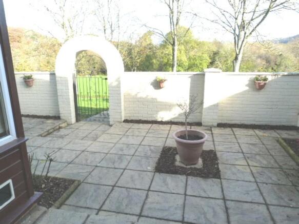 Patio towards Gat...