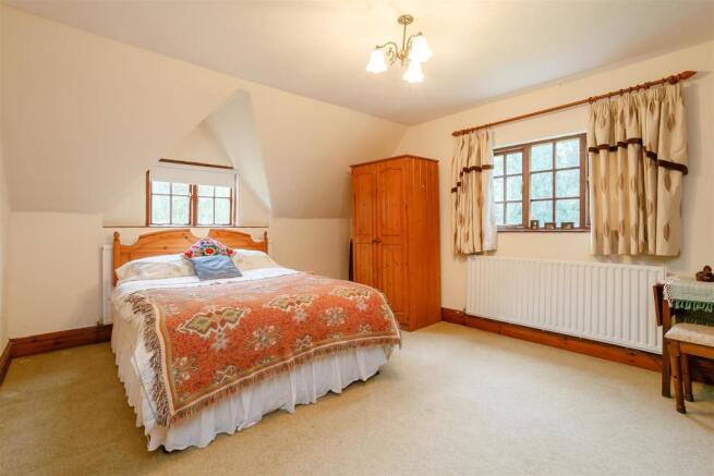 8402242-interior11.jpg