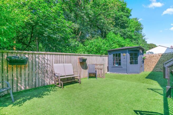 4 bed House for sale Image 10