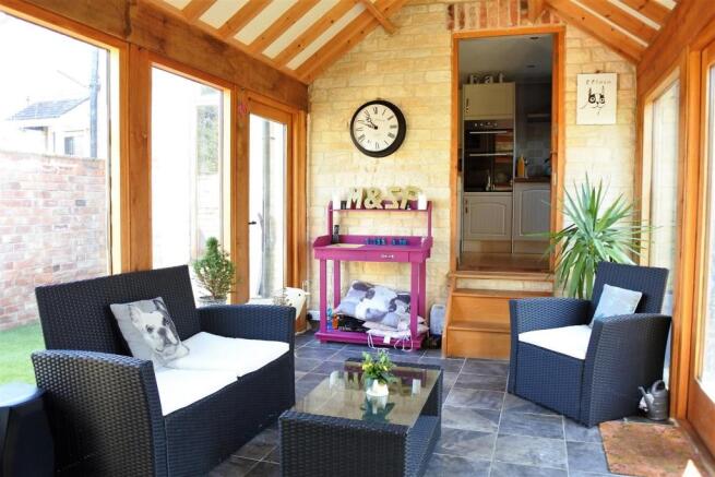 GARDEN ROOM