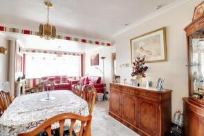 13, Heather Way, Romford RM1 4SX