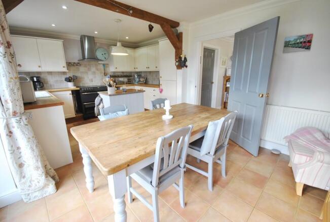 Kitchen/Breakfast...