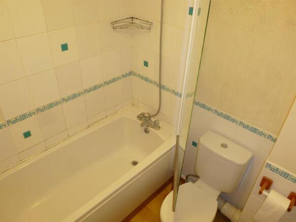Bathroom.JPG