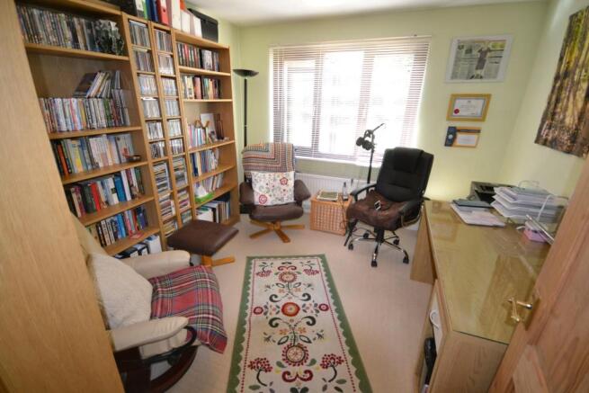 STUDY/DINING ROOM