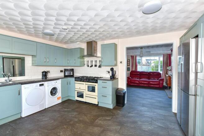 Kitchen/Dining Area
