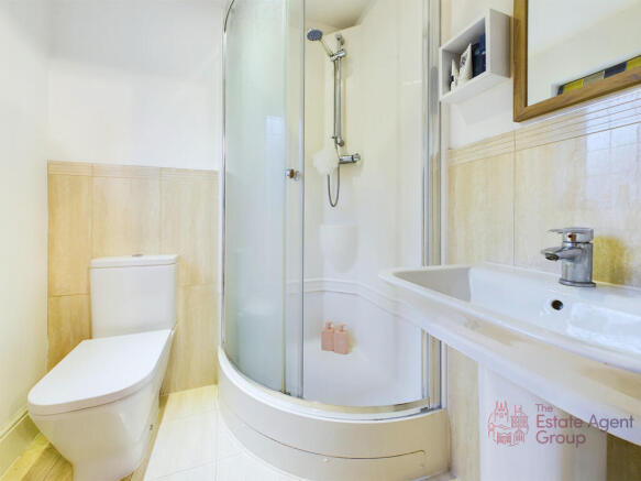 Ensuite to 2nd Bedroom