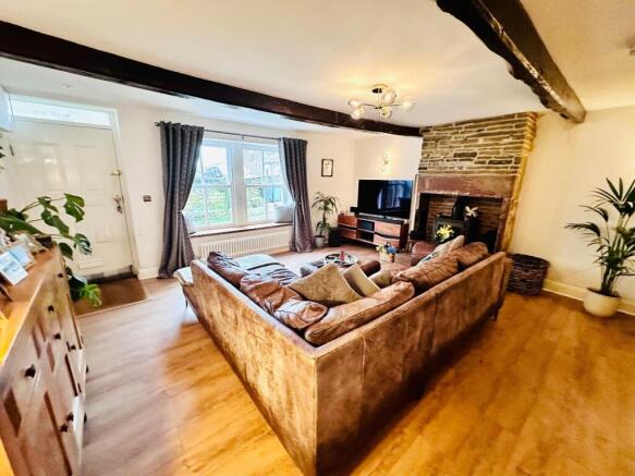 2 bed Terraced to rent Image 4