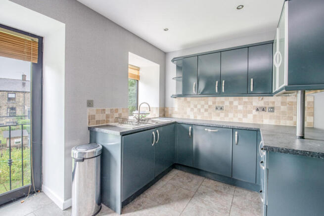 2 bed Apartment for sale Image 4