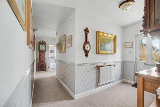 Entrance Hallway_1.jpeg
