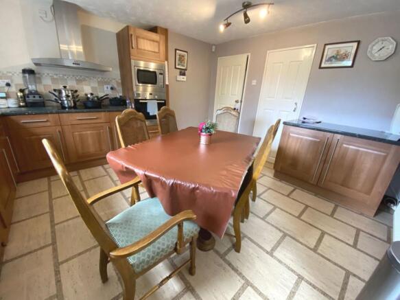 KITCHEN-DINER