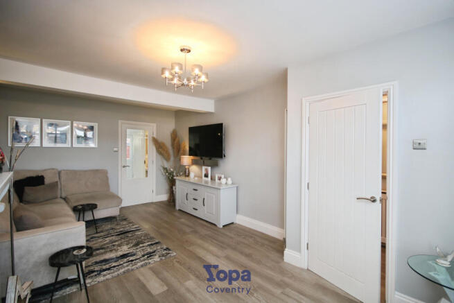 9032446d-Living 20Room.JPG