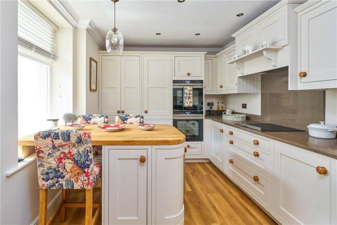 2 bed Apartment for sale Image 6