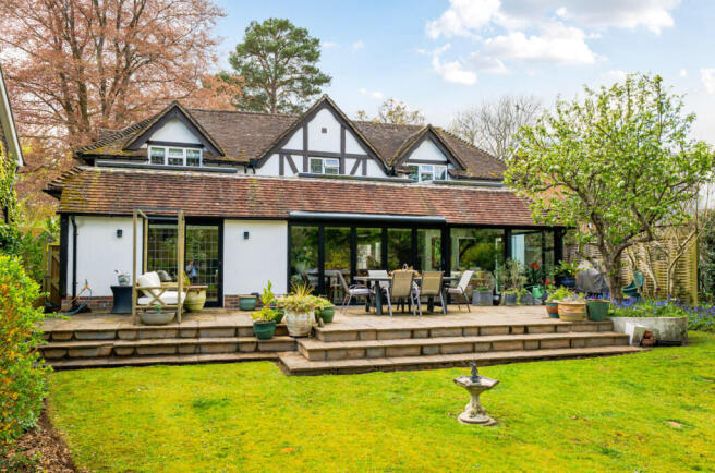 1439379-9-69dd475...