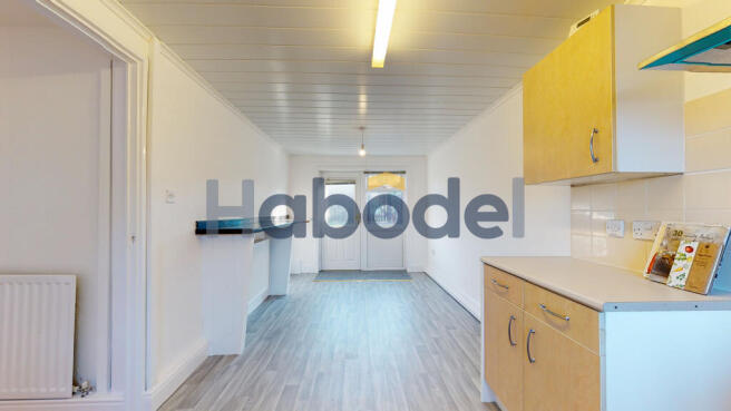 3 bed Terraced to rent Image 4