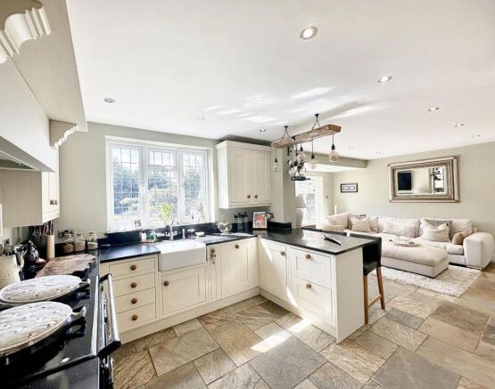 Open-Plan Kitchen/Breakfast Room