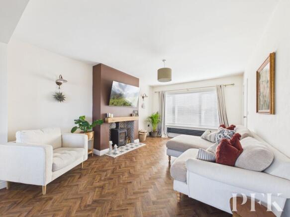 Kitchen / Living Area