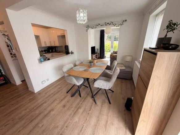 71 bovington dining room.jpg