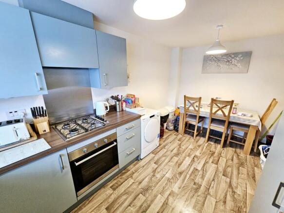 3 bed Semi-Detached for sale Image 5
