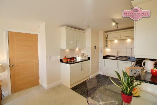 KITCHEN / DINER