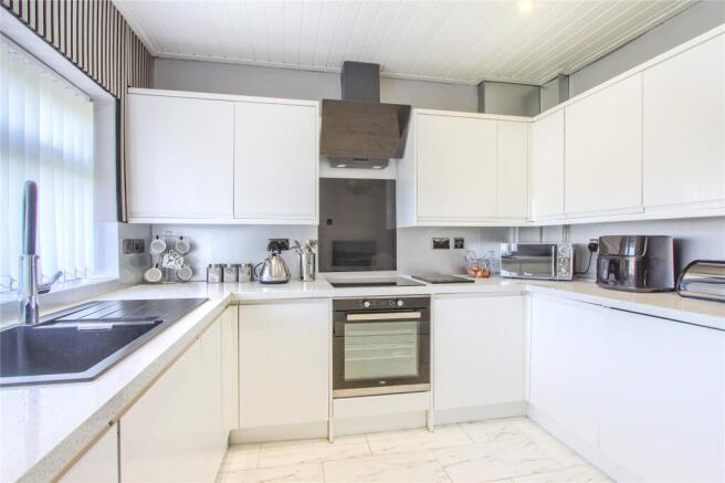 2 bed Bungalow for sale Image 6