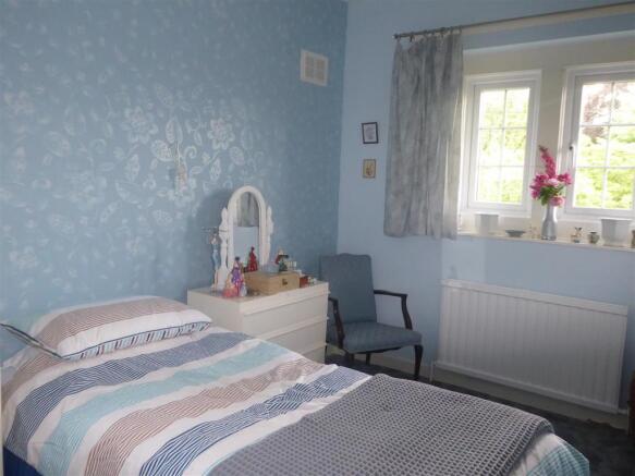 BEDROOM 2