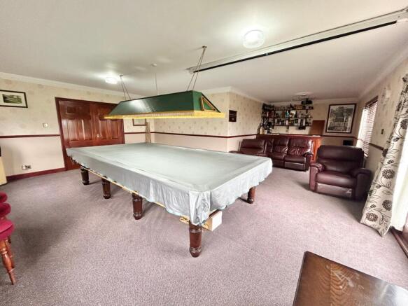 5 bed Detached for sale Image 10