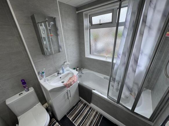 3 bed Terraced for sale Image 12