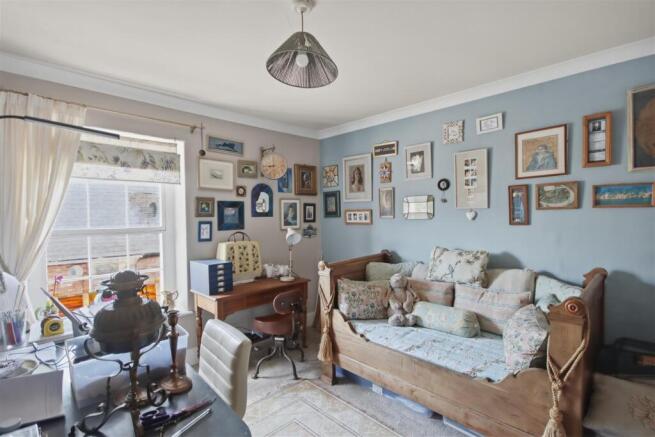 3 bed Terraced for sale Image 10