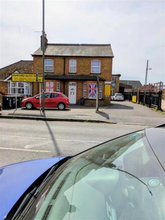 42 Feltham Road (2).jpg