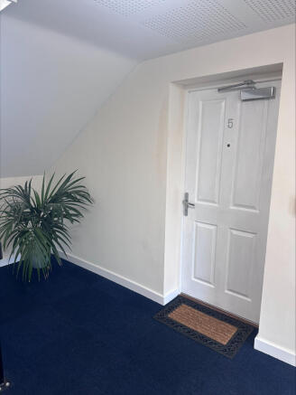 2 bed Apartment to rent Image 12
