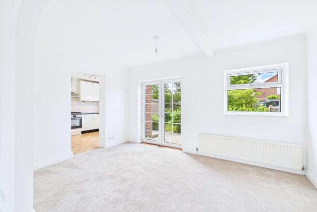 4 bed Semi-Detached for sale Image 3