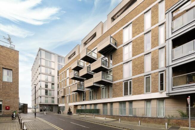 Axis Court 12- fr...