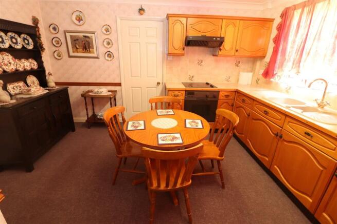 Kitchen / Breakfast Room
