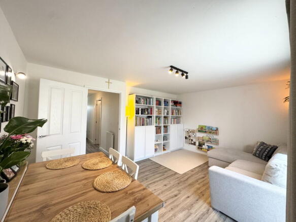 3 bed Semi-Detached for sale Image 7