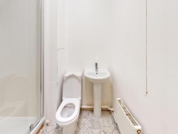 5 bed Not Specified to rent Image 8