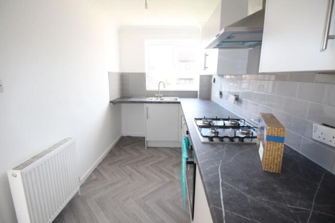 2 bed Semi-Detached to rent Image 6