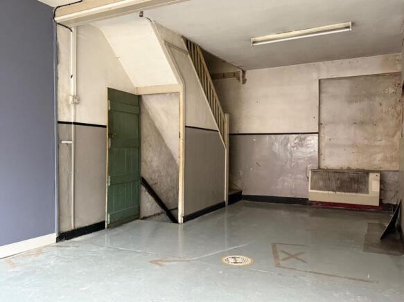 31 Russell Street, Leek, Staffordshire, ST13 5JF photo 4