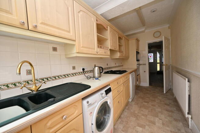 3 bed Semi-Detached for sale Image 7