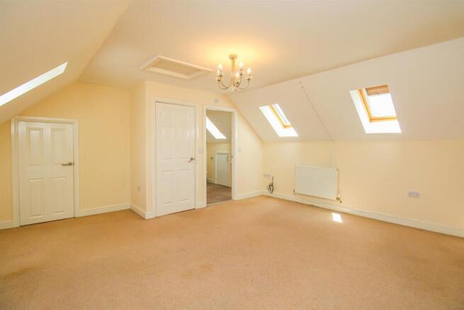 Hill Court, Castleford photo 3