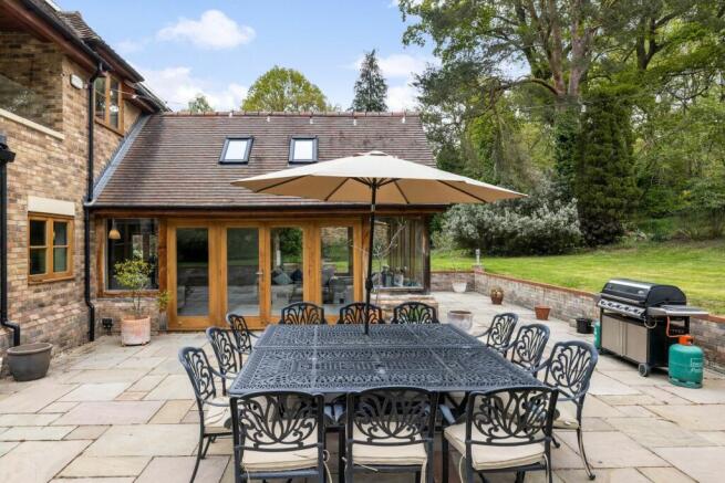 outside dining
