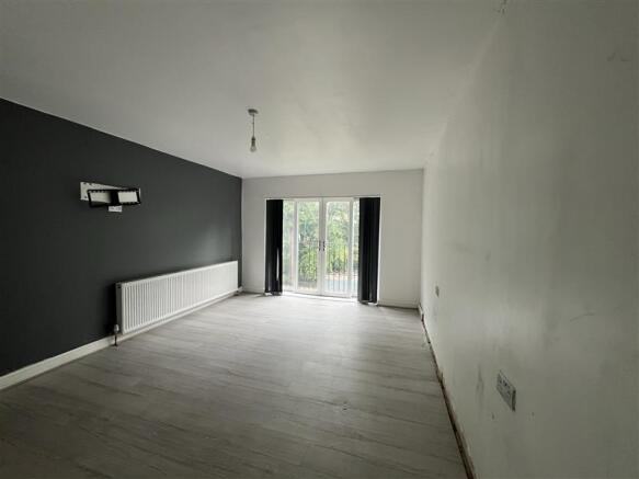 6 bed Detached for sale Image 12