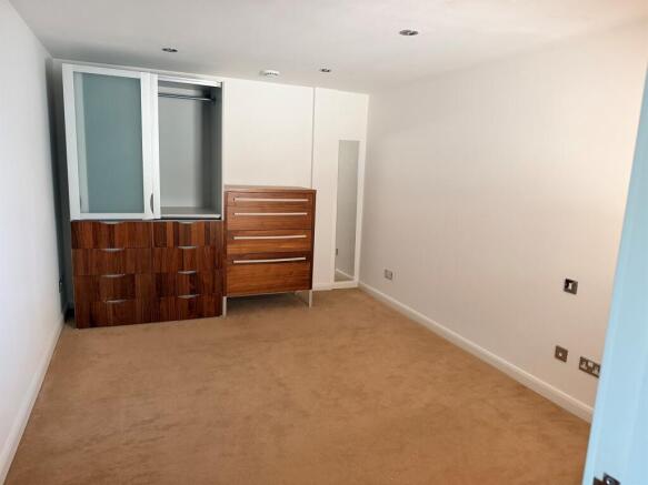 2 bed Apartment for sale Image 7