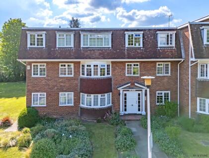 Buckingham Close, Hornchurch, Greater London, RM11