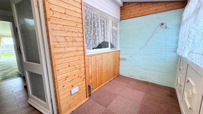 Caernarvon Close, Spondon, Derby photo 5