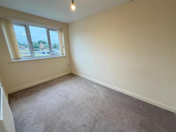 3 bed End of Terrace to rent Image 8